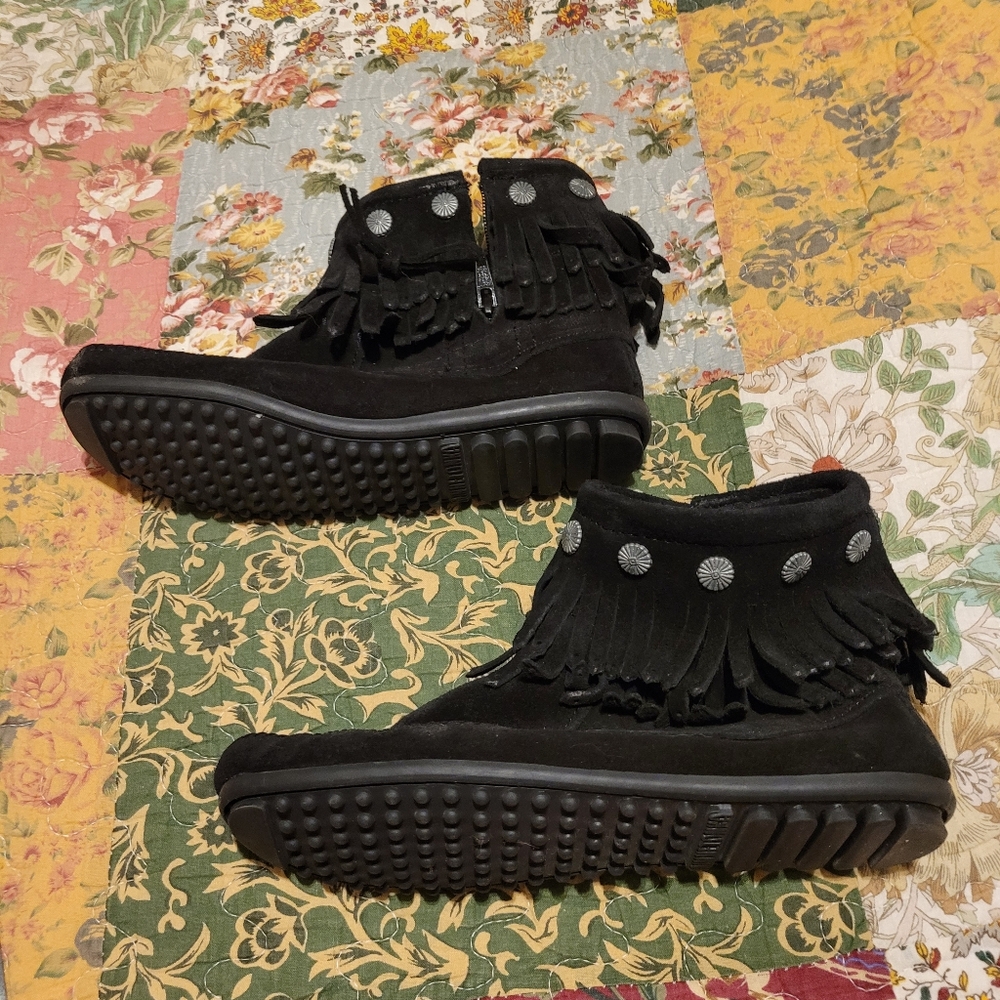 Minnetonka fringe ankle booties